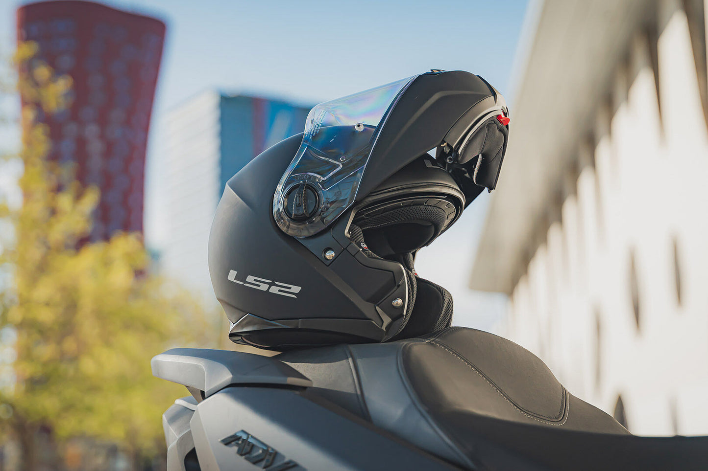 LS2 Strobe II Helmet Solid Matt Black